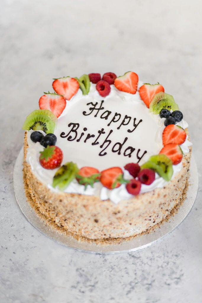 Italian Sponge Cake With Cream Filling