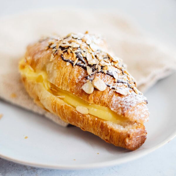 Lr Pastry Cake store - La Rondine