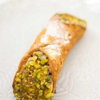 Cannoli with Pistachio cream